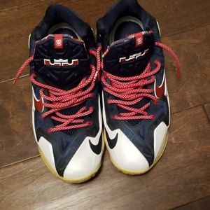 Lebron 11 independence day size 9.5